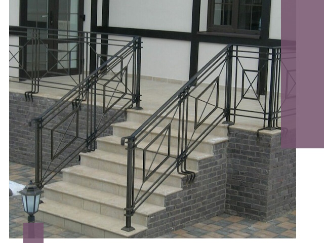 Перила для крыльца в Амурске — монтаж, изготовление и установка