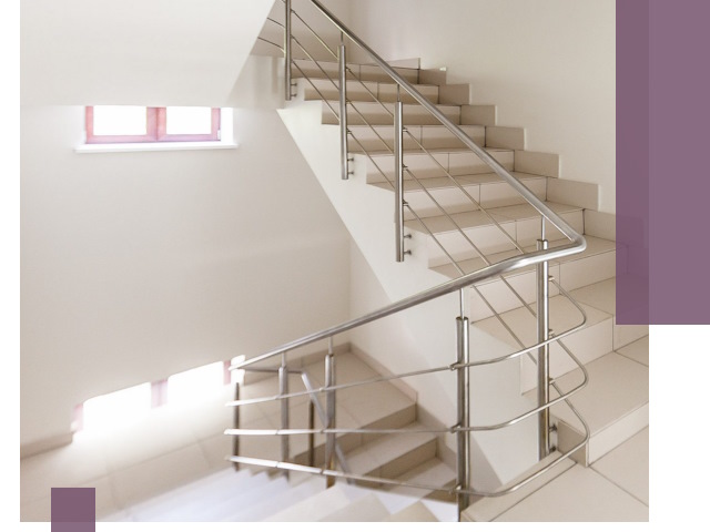 Установка и замена перил в подъезде в Амурске