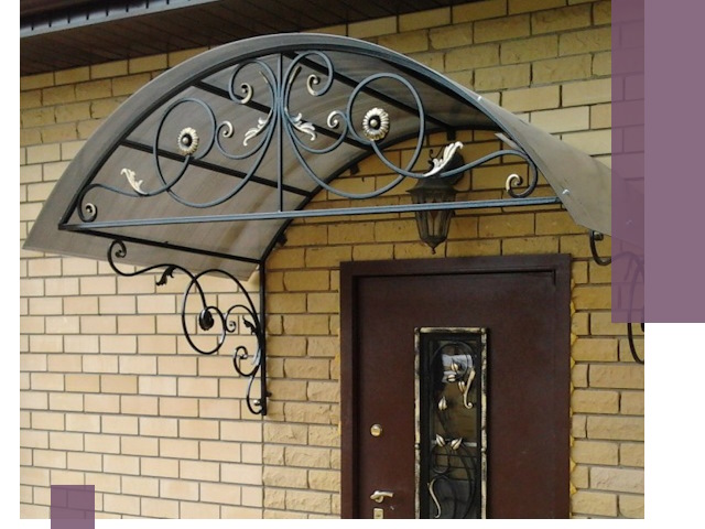 Изготовление козырьков из металла под ключ в Амурске