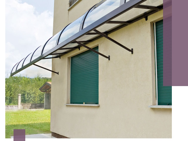 Козырьки над окнами в Амурске — изготовление и монтаж по выгоде