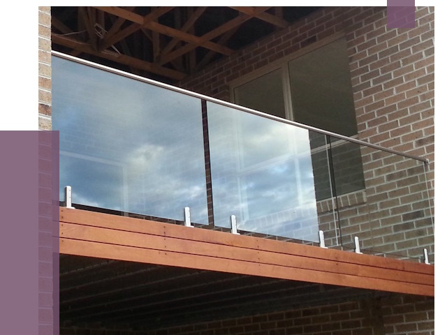 Стеклянные парапеты на крыше и террасе в Амурске от 11624 руб. | ПРОЛЁТ-Мрс